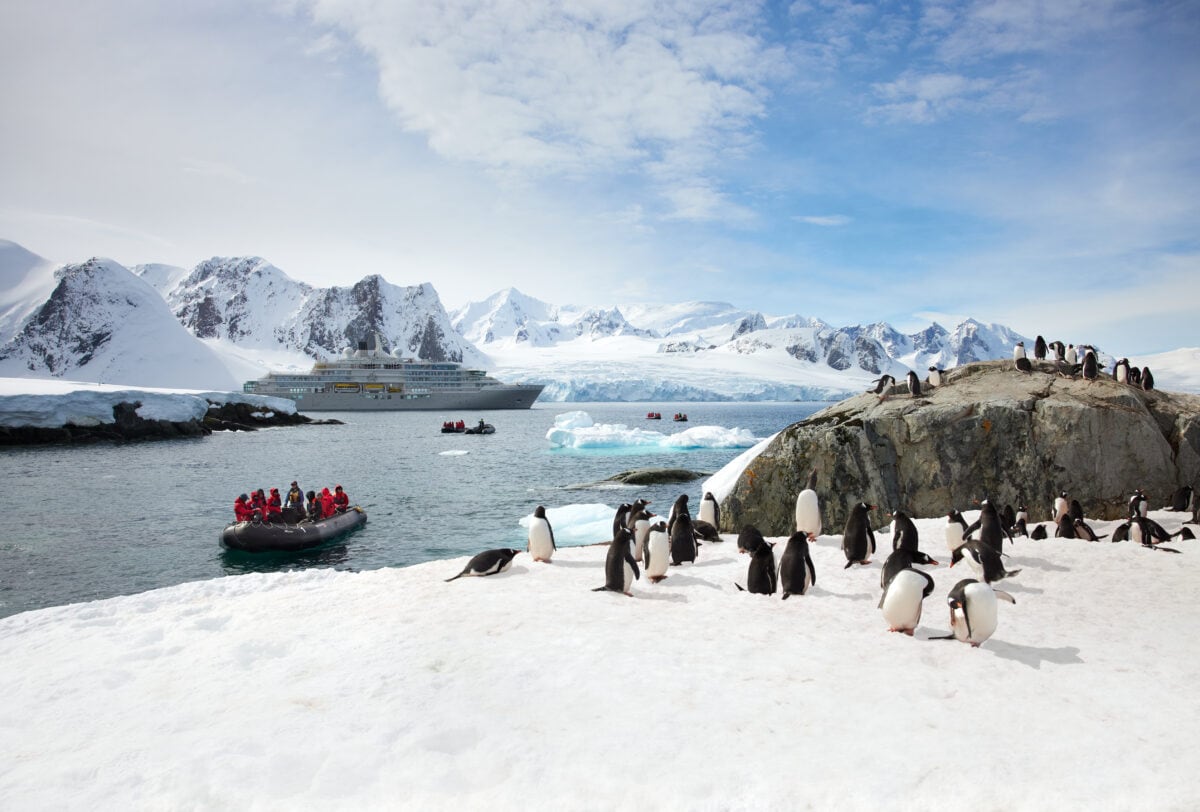 SSC_EN_ShipExterior_Antarctica_04275